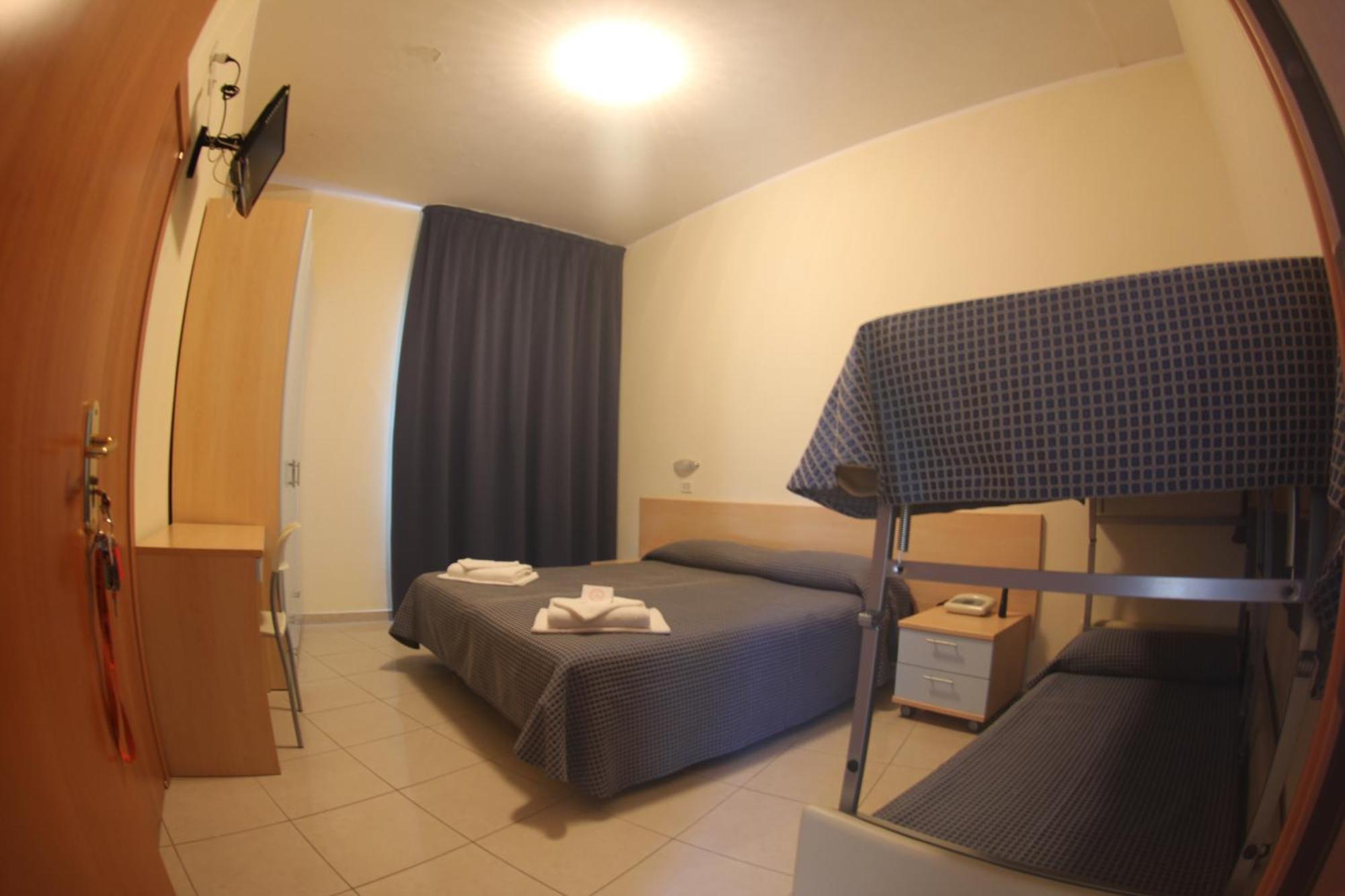 Hotel Fantasy Rimini Oda fotoğraf