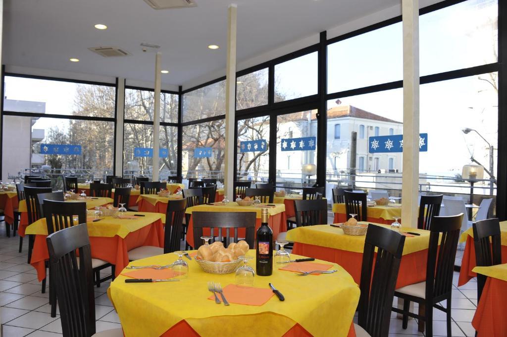 Hotel Fantasy Rimini Dış mekan fotoğraf
