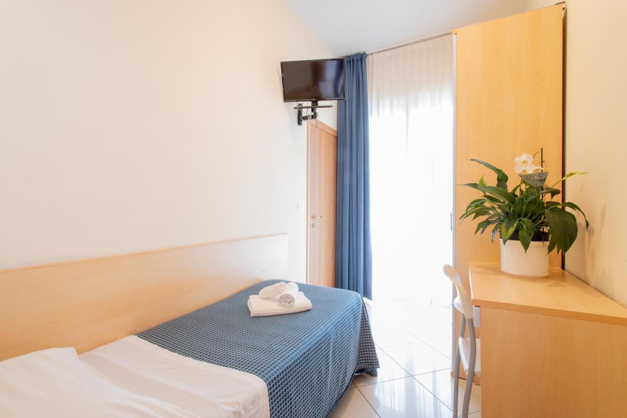 Hotel Fantasy Rimini Dış mekan fotoğraf